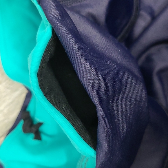 Victoria's Secret Knockout Crop - Picture 9 of 10